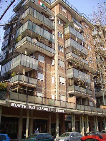 negozio in vendita a Torino in zona Santa Rita