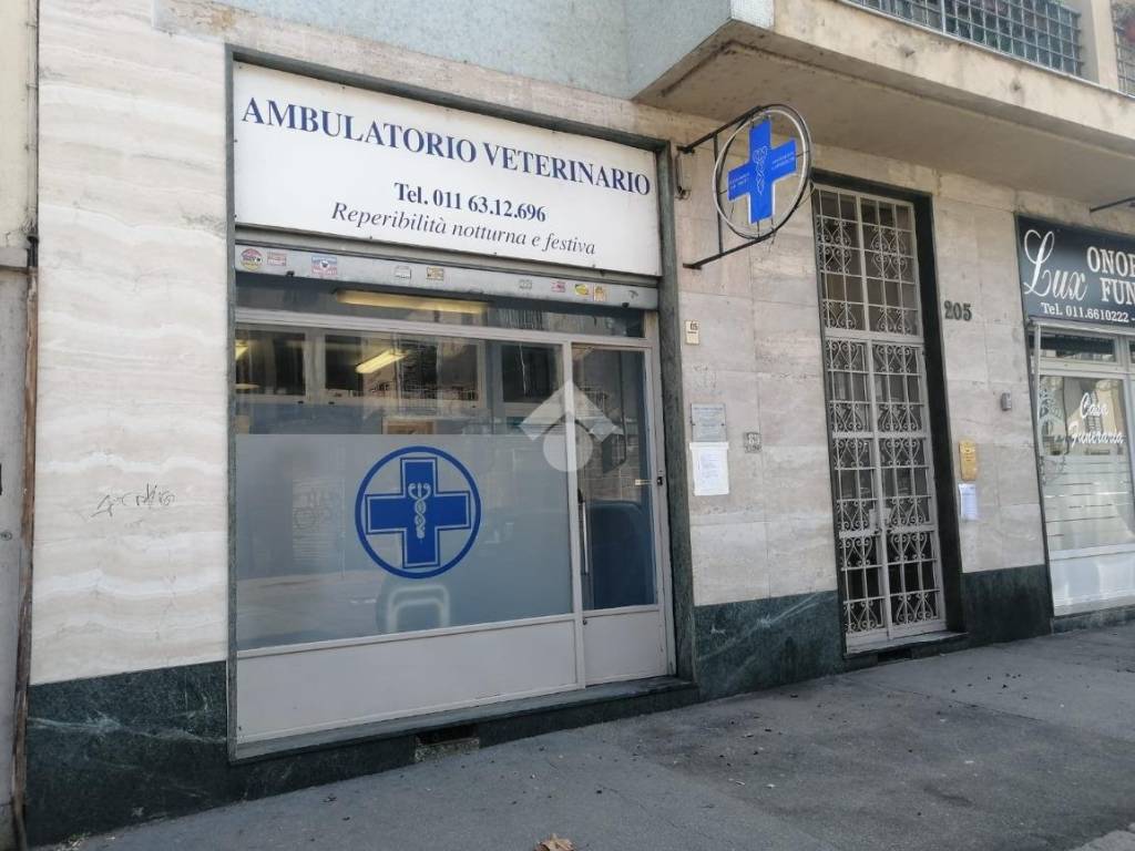 negozio in vendita a Torino in zona Gran Madre