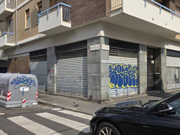 negozio in vendita a Torino in zona Borgata Vittoria