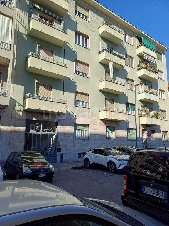 appartamento in vendita a Torino in zona Lingotto