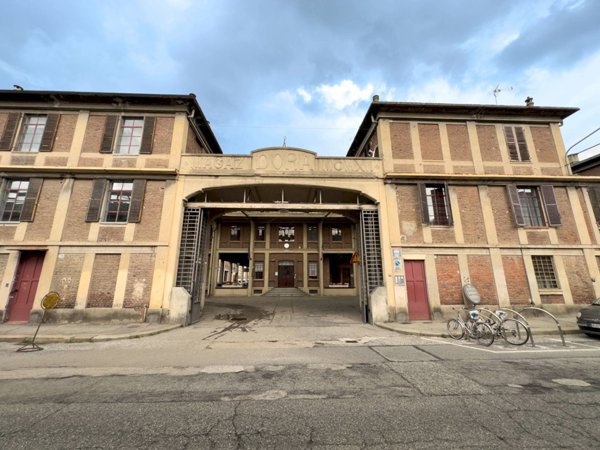 locale commerciale in vendita a Torino