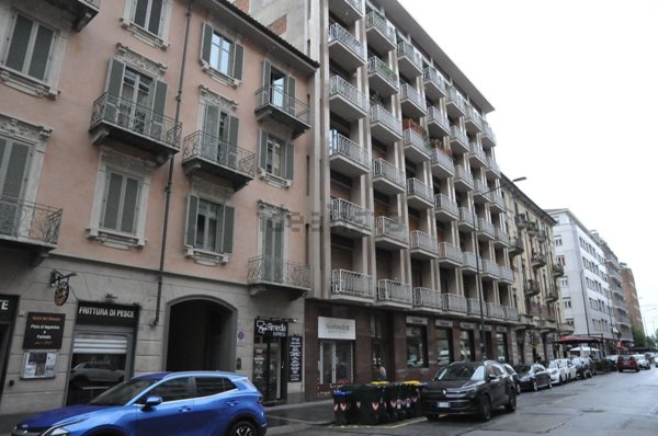 appartamento in vendita a Torino in zona Cit Turin