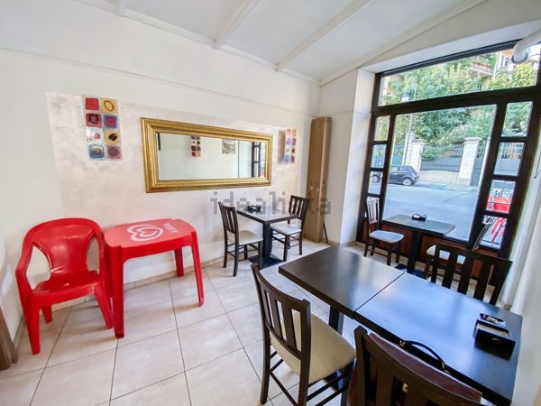 locale commerciale in vendita a Torino in zona Crocetta