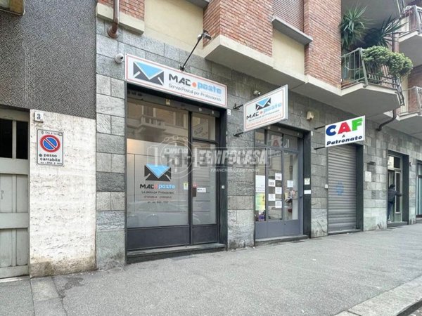 locale commerciale in vendita a Torino in zona Santa Rita