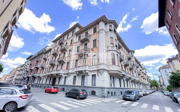 appartamento in vendita a Torino in zona Crocetta