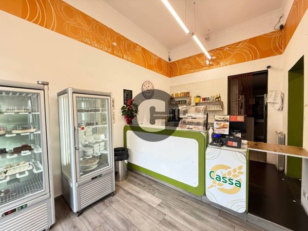 negozio in vendita a Torino in zona Rebaudengo