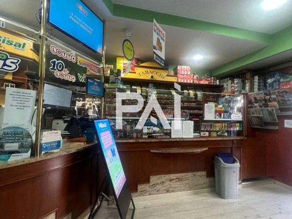 negozio in vendita a Torino in zona Aurora