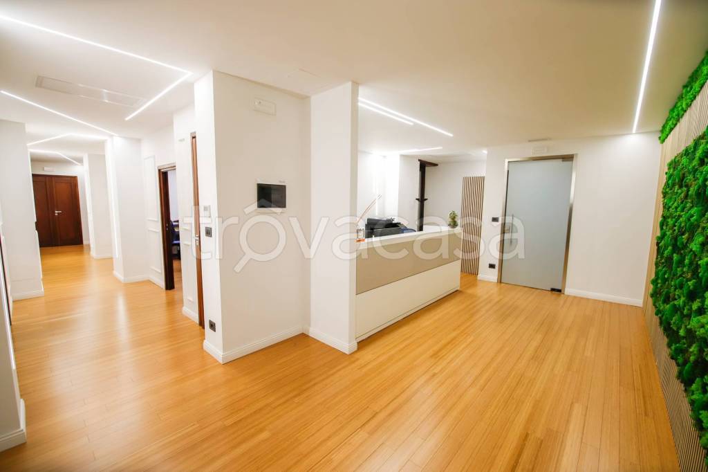 ufficio in vendita a Torino in zona Crocetta