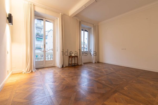 appartamento in vendita a Torino in zona Cit Turin