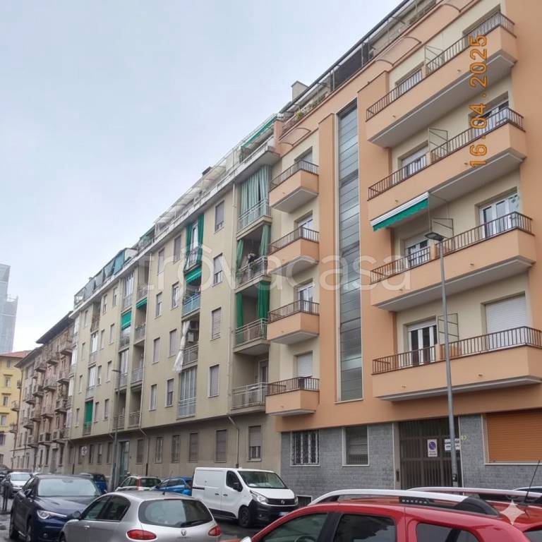 appartamento in vendita a Torino in zona Lingotto