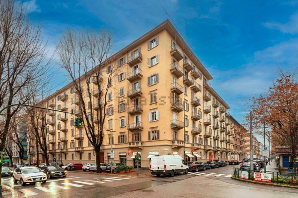 appartamento in vendita a Torino in zona San Salvario