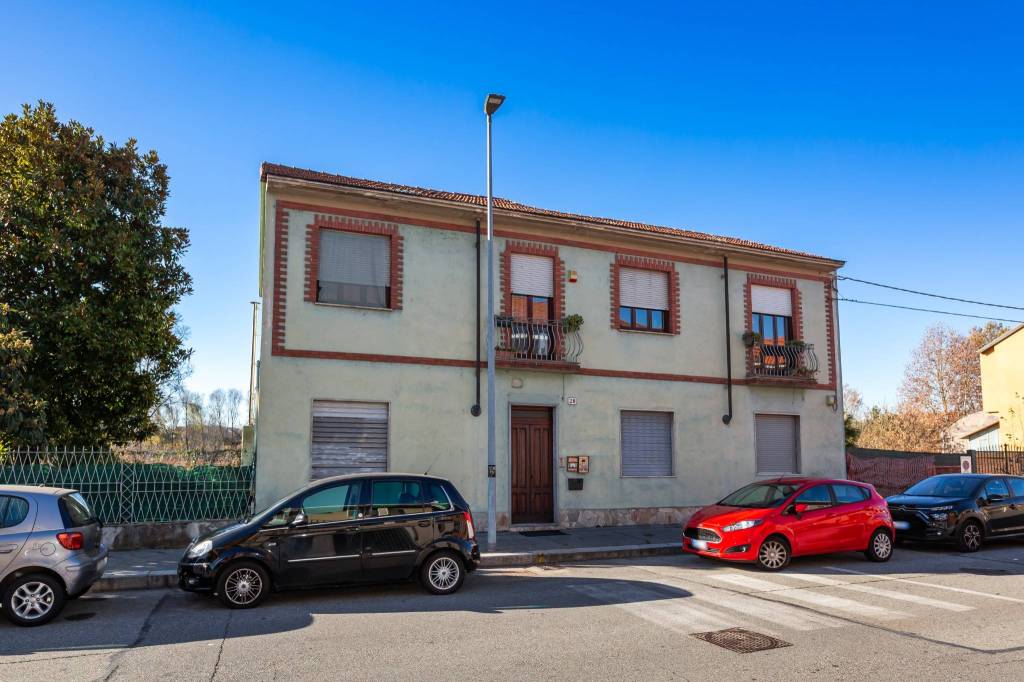 locale commerciale in vendita a Torino in zona Barca