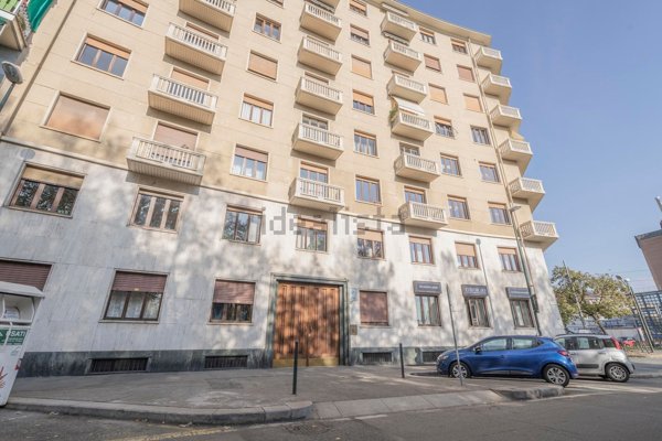 appartamento in vendita a Torino in zona Cit Turin