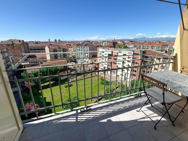 appartamento in vendita a Torino in zona Cenisia