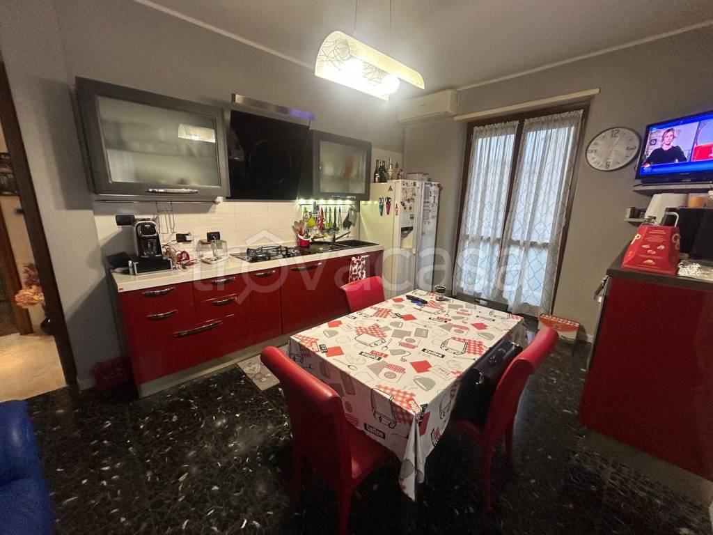 appartamento in vendita a Torino in zona Borgo San Paolo