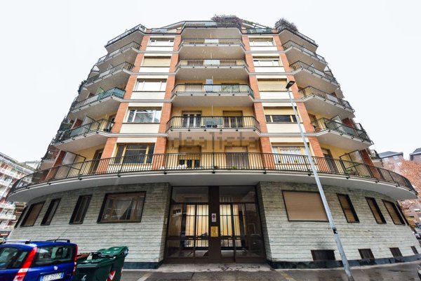 appartamento in vendita a Torino in zona Cit Turin