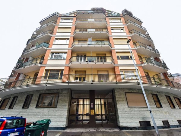 appartamento in vendita a Torino in zona Cit Turin