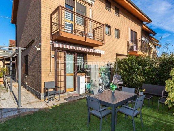 casa indipendente in vendita a Torino in zona Regio Parco