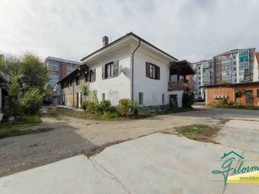 casa indipendente in vendita a Torino in zona Millefonti