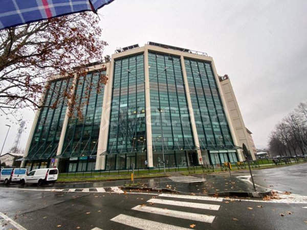 ufficio in vendita a Torino in zona Regio Parco