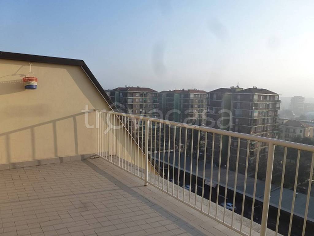 appartamento in vendita a Torino in zona Lingotto