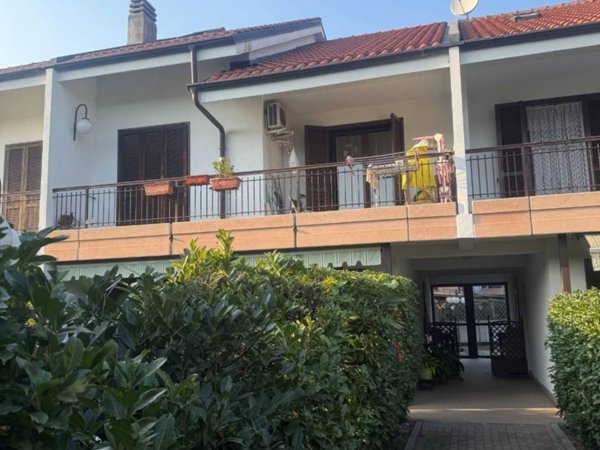 casa indipendente in vendita a Torino in zona Barca