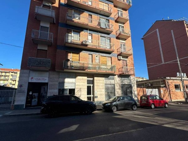 negozio in vendita a Torino in zona Pozzo Strada