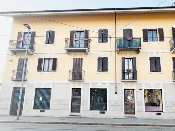 negozio in vendita a Torino in zona Lucento