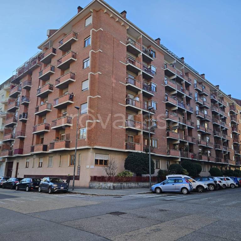 appartamento in vendita a Torino in zona Lingotto