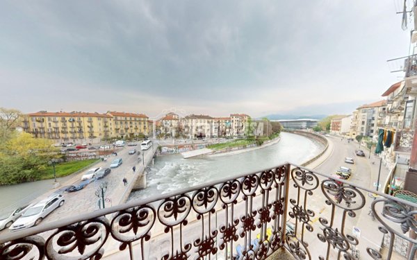 appartamento in vendita a Torino in zona Vanchiglia