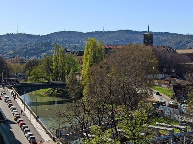 appartamento in vendita a Torino in zona Aurora