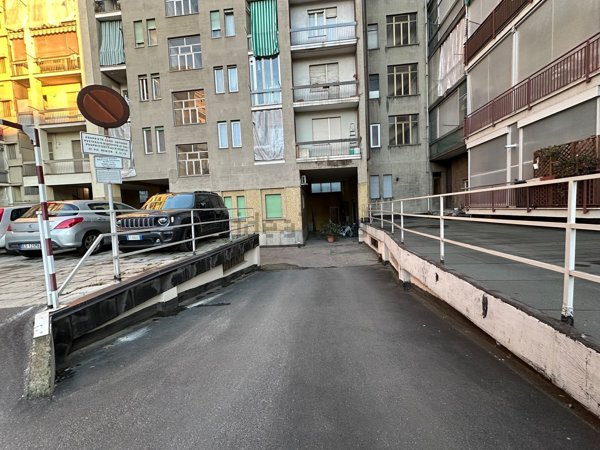 locale di sgombero in vendita a Torino in zona Borgo San Paolo