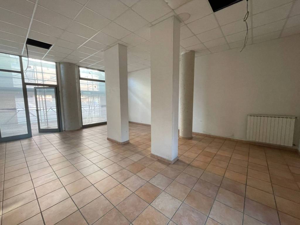 negozio in vendita a Torino in zona Madonna di Campagna