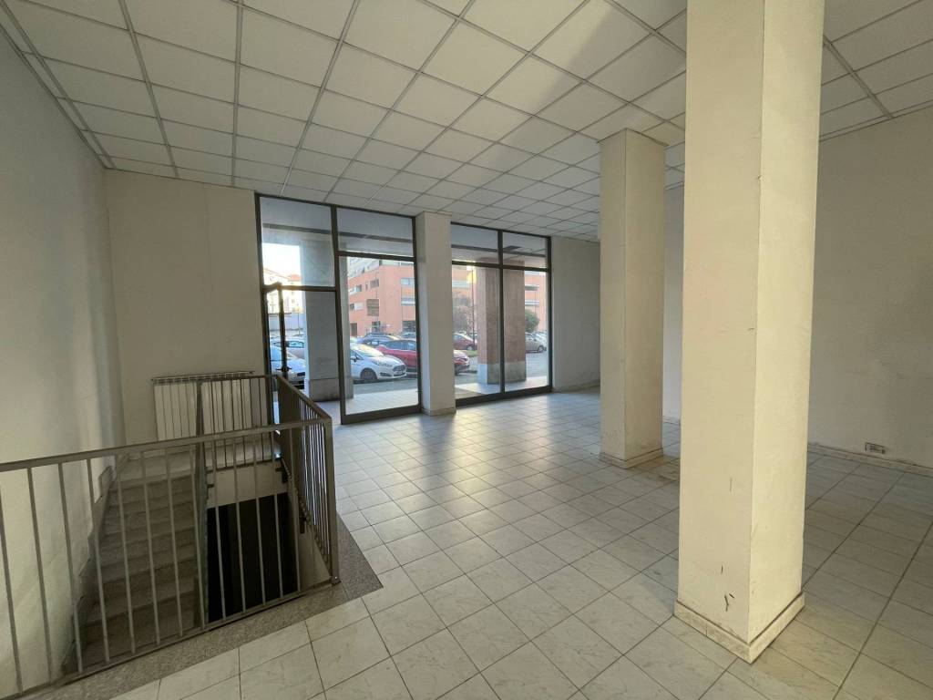 negozio in vendita a Torino in zona Madonna di Campagna