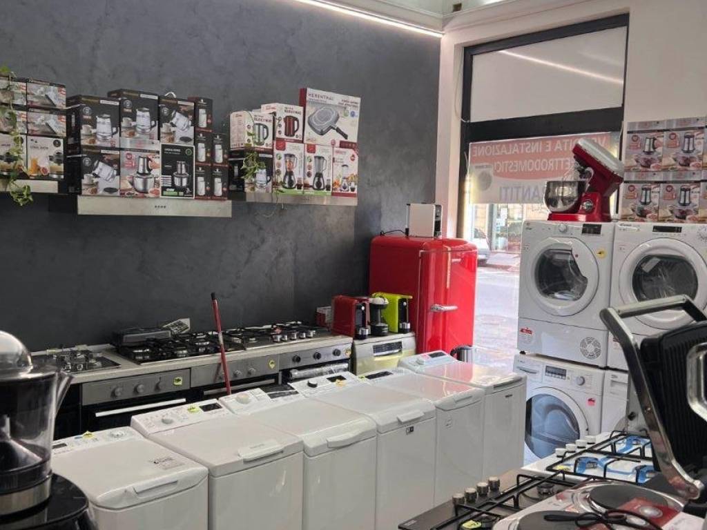 negozio in vendita a Torino in zona Aurora