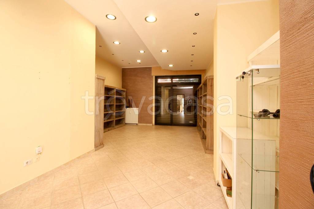 negozio in vendita a Torino in zona Pozzo Strada