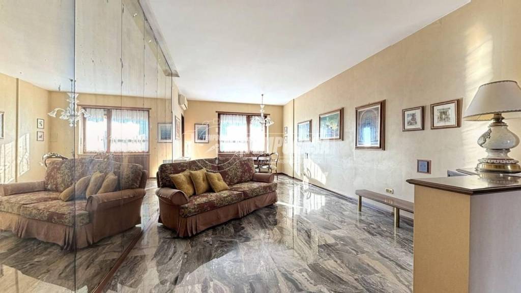 appartamento in vendita a Torino in zona Lingotto