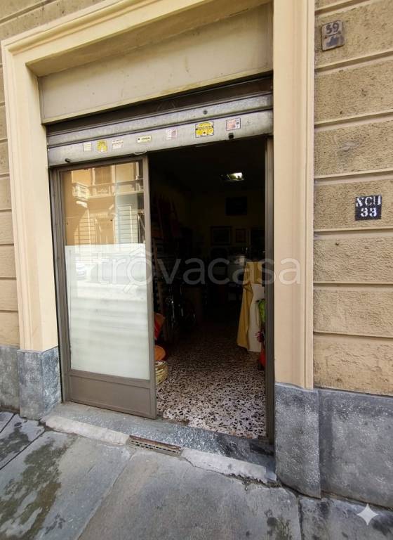 negozio in vendita a Torino in zona Vanchiglia