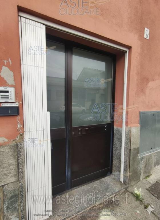 locale commerciale in vendita a Torino in zona Pozzo Strada