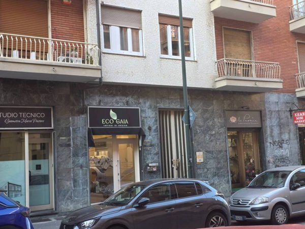 negozio in vendita a Torino in zona Pozzo Strada