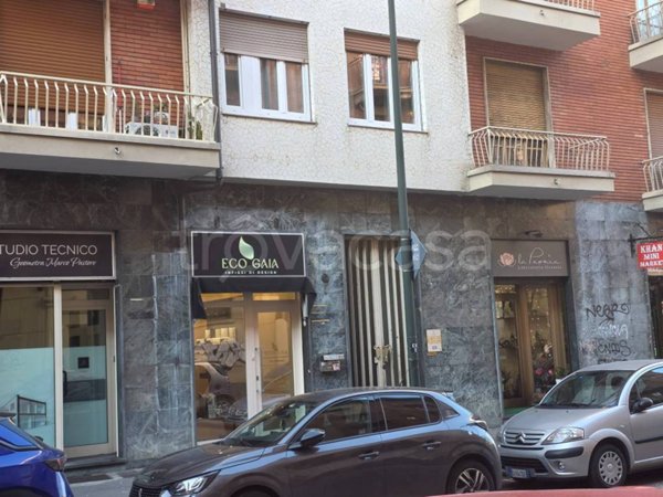 negozio in vendita a Torino in zona Parella