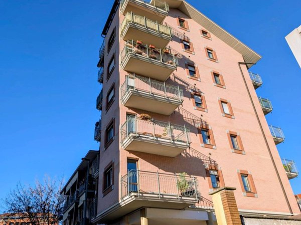 appartamento in vendita a Torino in zona Parella