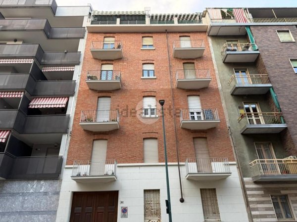 appartamento in vendita a Torino in zona Borgata Vittoria