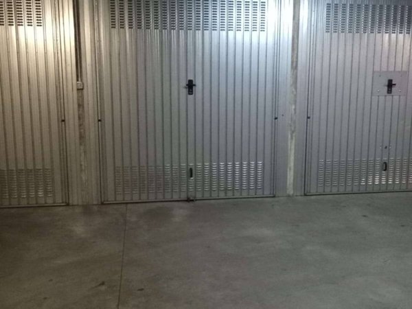 negozio in vendita a Torino in zona Borgata Vittoria