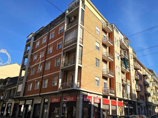 appartamento in vendita a Torino in zona Borgata Vittoria