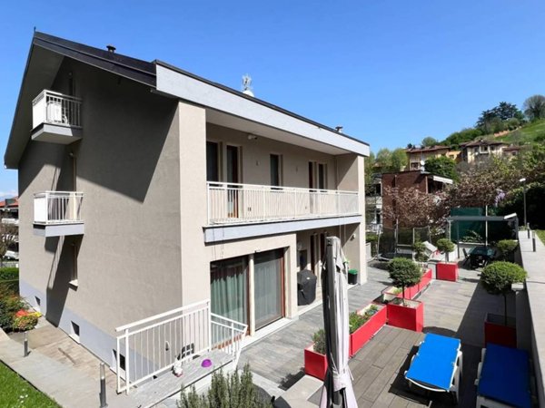 casa indipendente in vendita a Torino in zona Rosa