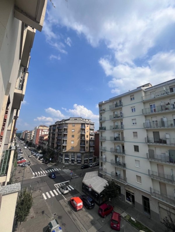 appartamento in vendita a Torino in zona Borgata Vittoria