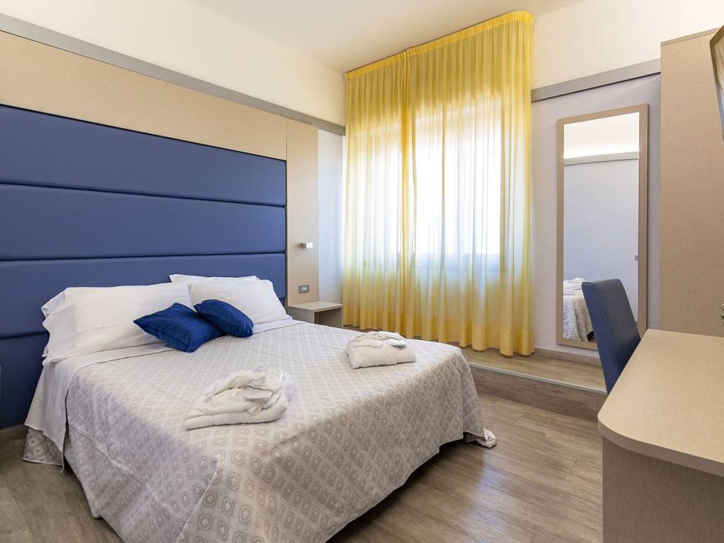 negozio in vendita a Torino in zona Lingotto