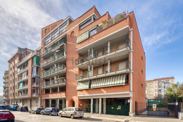 appartamento in vendita a Torino in zona Borgata Vittoria