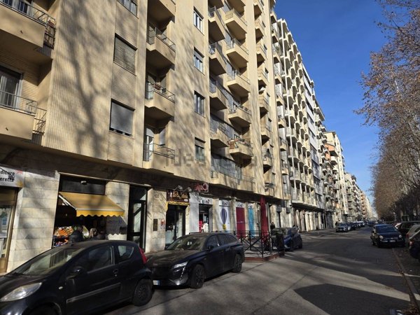 locale di sgombero in vendita a Torino in zona Santa Rita